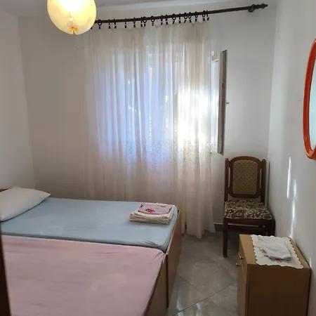 Milisa L 招待所 3*
